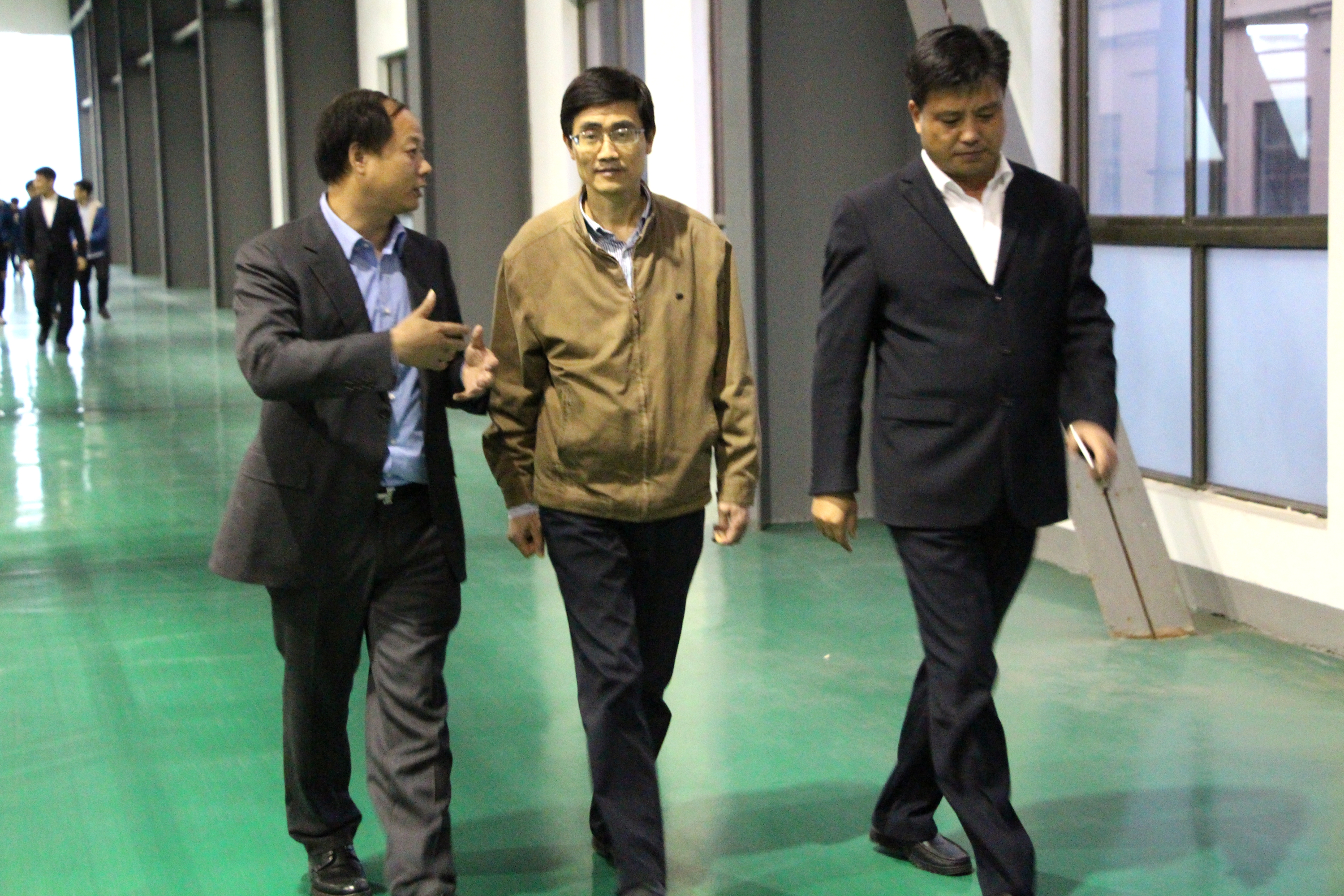 紹興市總工會黨組成員、副主席章順德一行赴澳門6766網站net集團調研航空特色小鎮立功競賽及工會工作